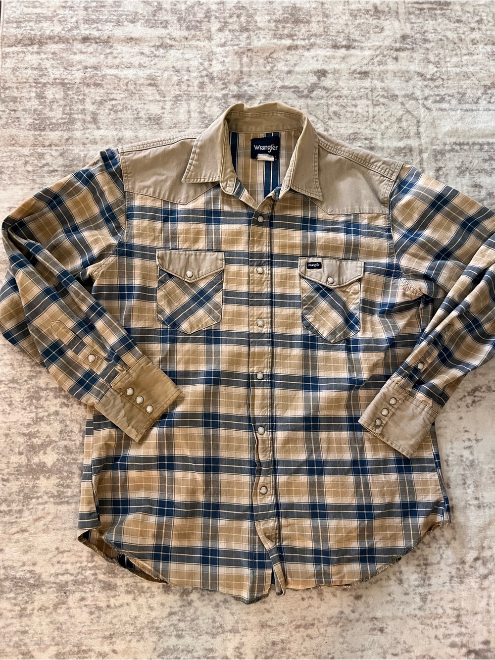 Wrangler Tan and Blue Plaid Button-Front Western Shirt